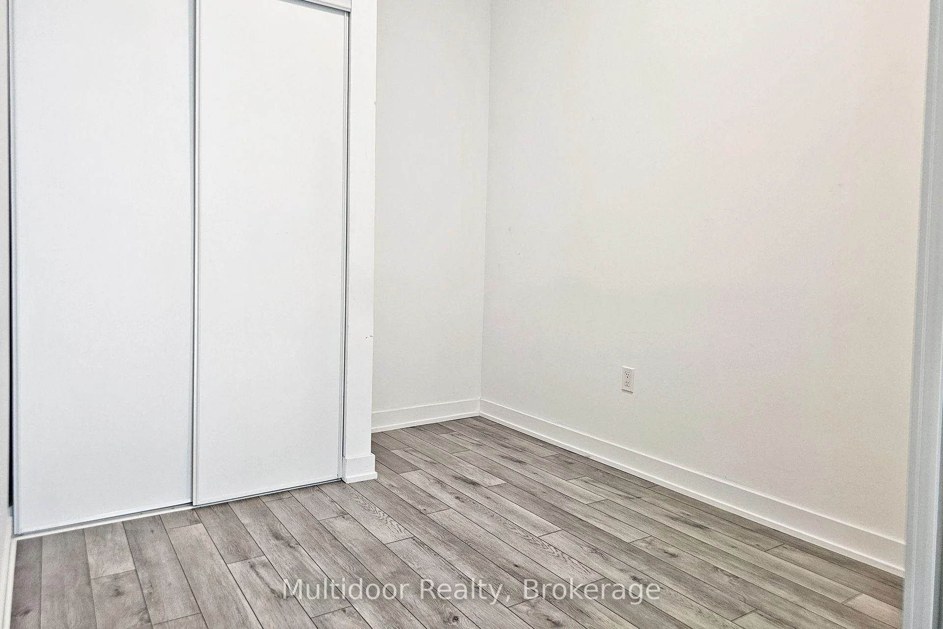 Photo 13 of Unit 151, 1005 Dundas Street E, Oakville, Joshua Meadows — HOMEH