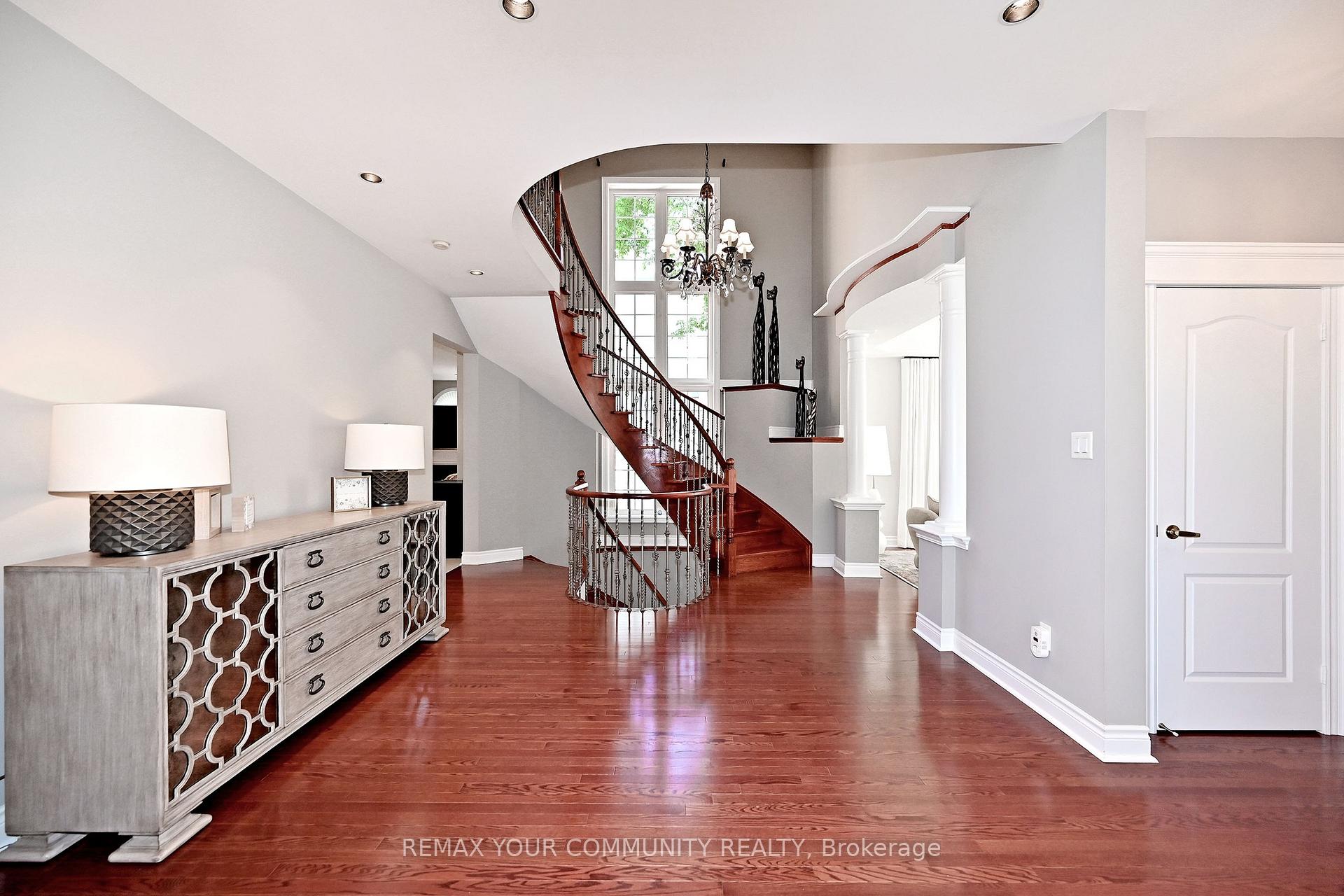 Photo 6 of 2 Winterberry Drive, Markham, Legacy — HOMEH