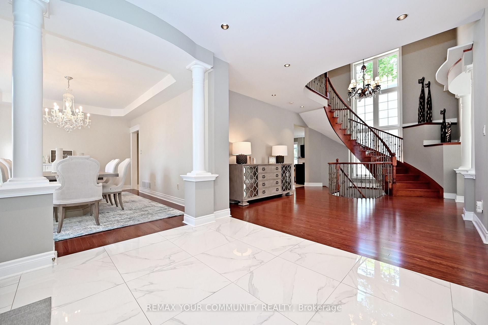 Photo 8 of 2 Winterberry Drive, Markham, Legacy — HOMEH