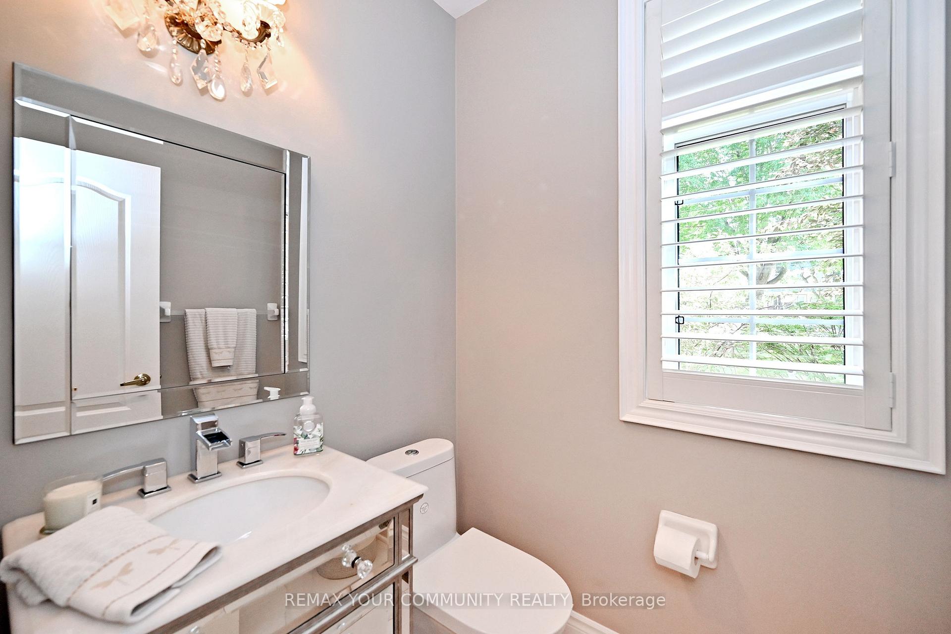 Photo 16 of 2 Winterberry Drive, Markham, Legacy — HOMEH