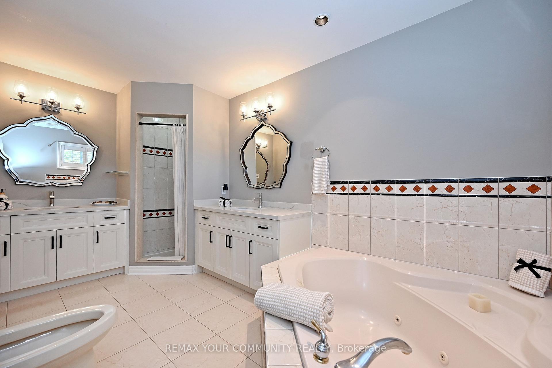 Photo 49 of 2 Winterberry Drive, Markham, Legacy — HOMEH