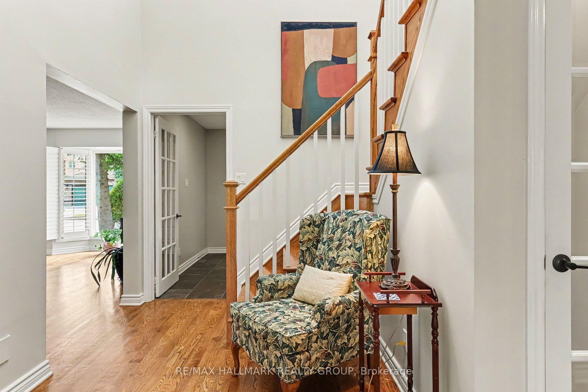 Photo 3 of 1673 Teslin Court, Ottawa, Chateauneuf — HOMEH
