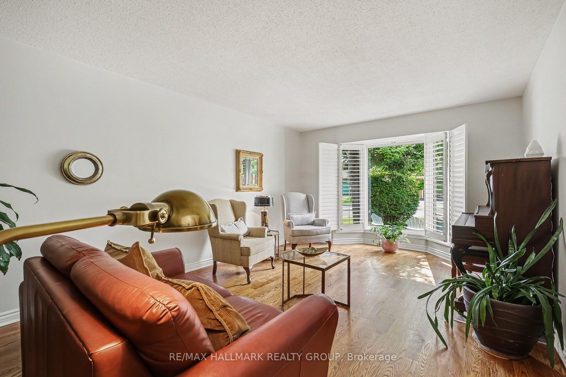 Photo 4 of 1673 Teslin Court, Ottawa, Chateauneuf — HOMEH