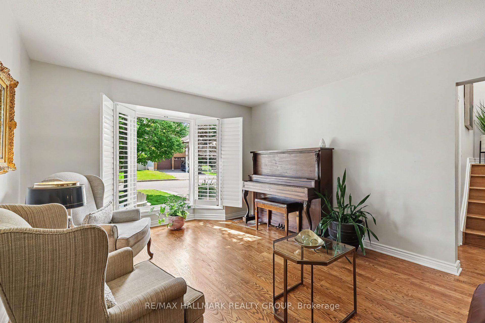 Photo 5 of 1673 Teslin Court, Ottawa, Chateauneuf — HOMEH