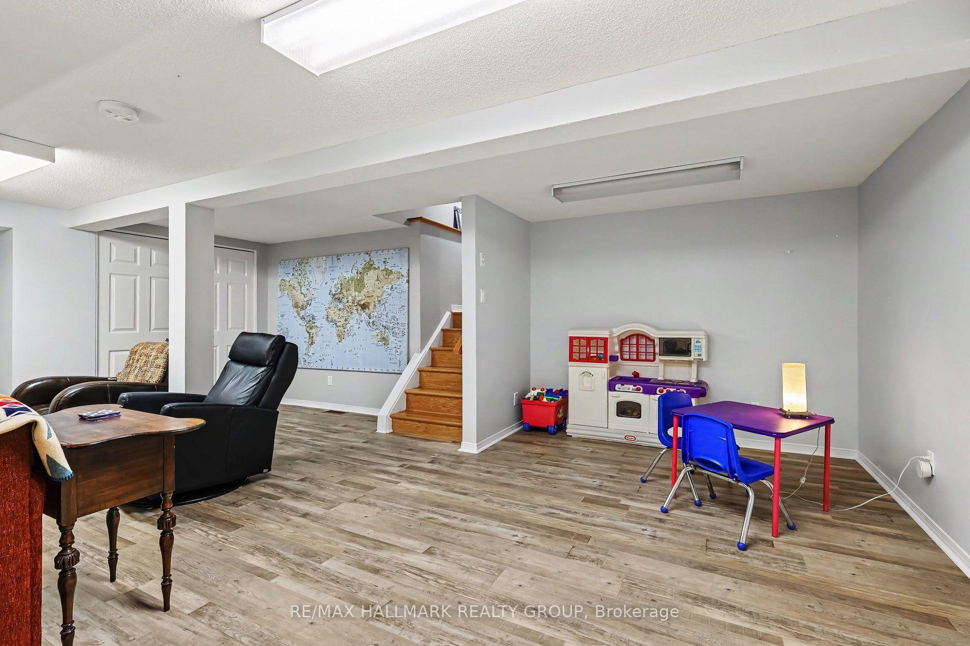 Photo 24 of 1673 Teslin Court, Ottawa, Chateauneuf — HOMEH