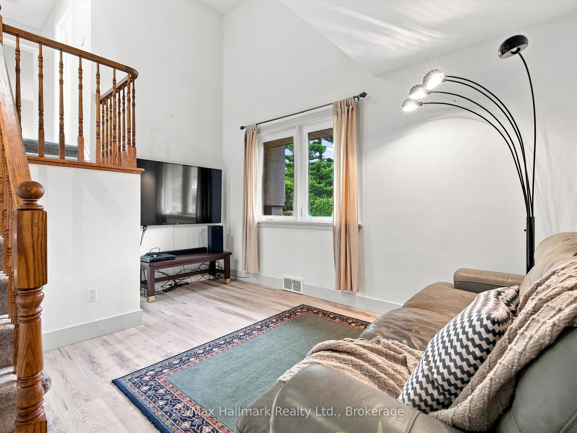 Photo 17 of 2031 Duncan Road, Oakville, Ford — HOMEH