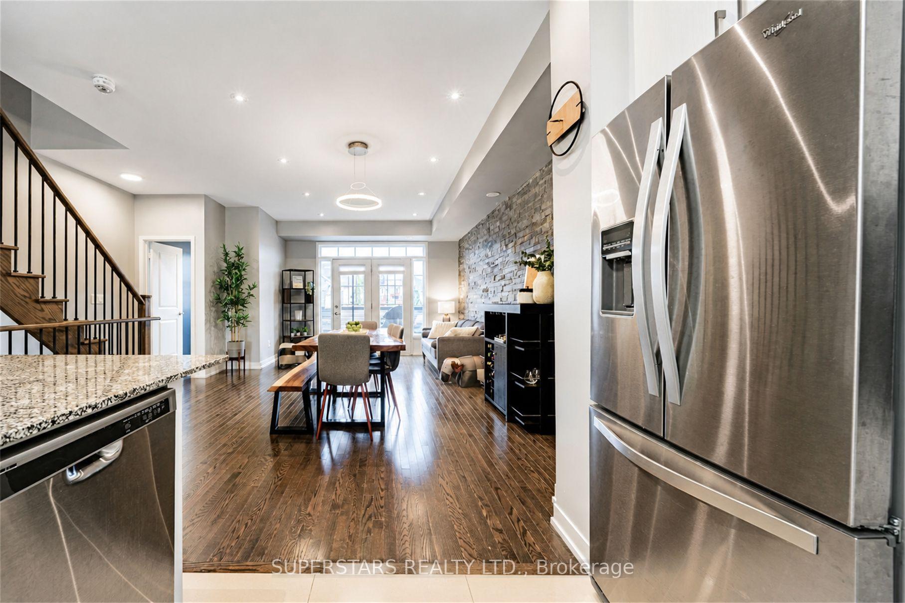 Photo 6 of 10604 Bathurst Street, Vaughan, Patterson — HOMEH