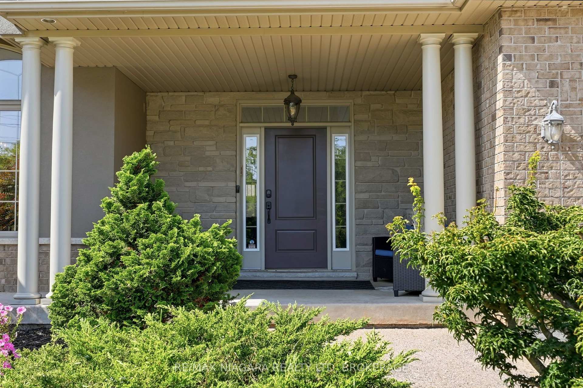 Photo 3 of 1025 Pelham Road, St. Catharines, Rykert/Vansickle — HOMEH
