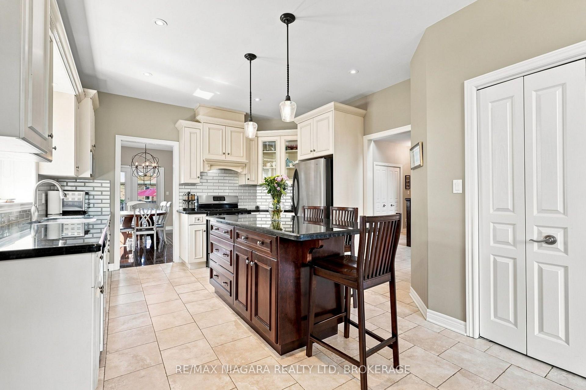 Photo 10 of 1025 Pelham Road, St. Catharines, Rykert/Vansickle — HOMEH