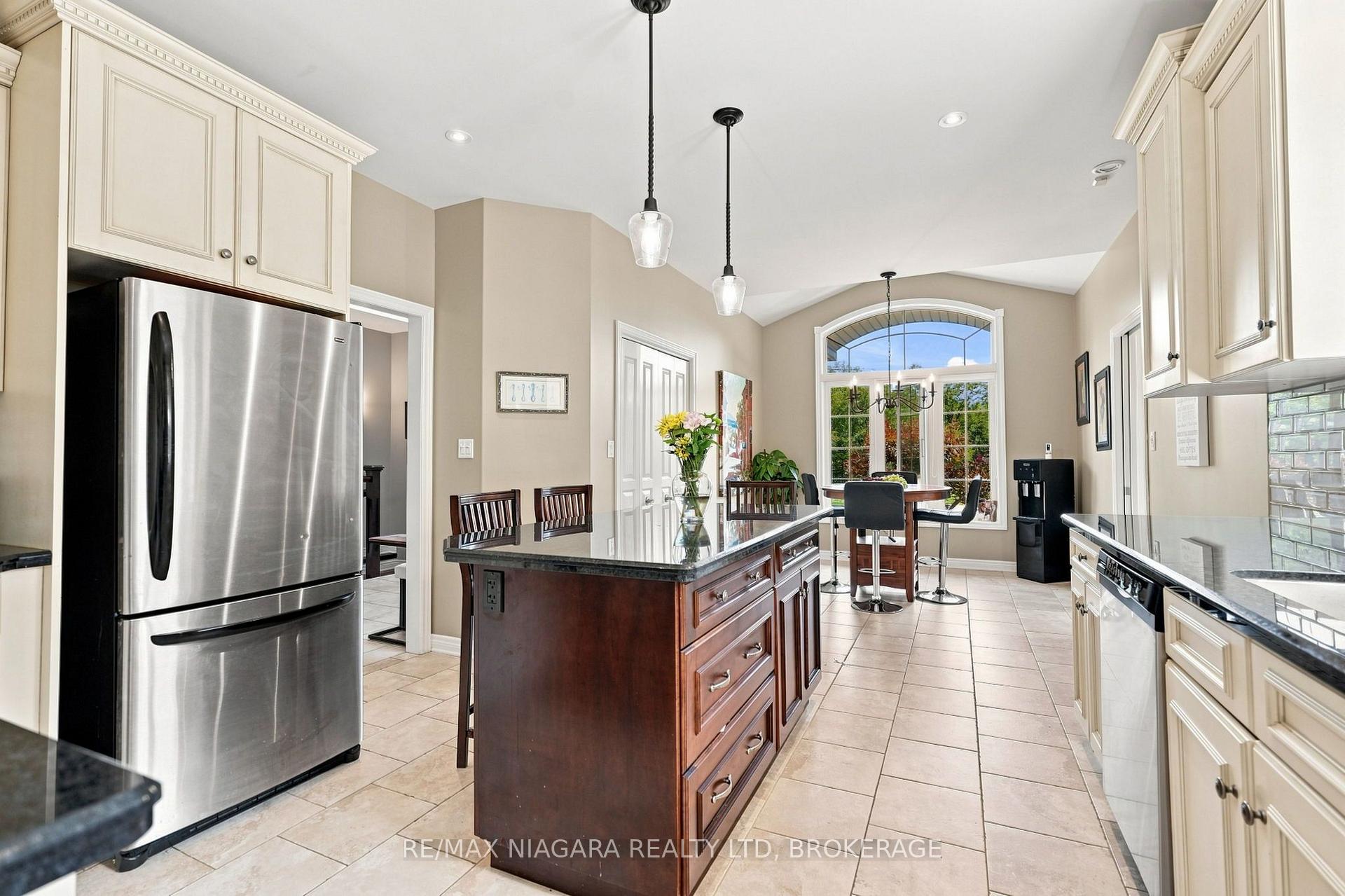 Photo 11 of 1025 Pelham Road, St. Catharines, Rykert/Vansickle — HOMEH