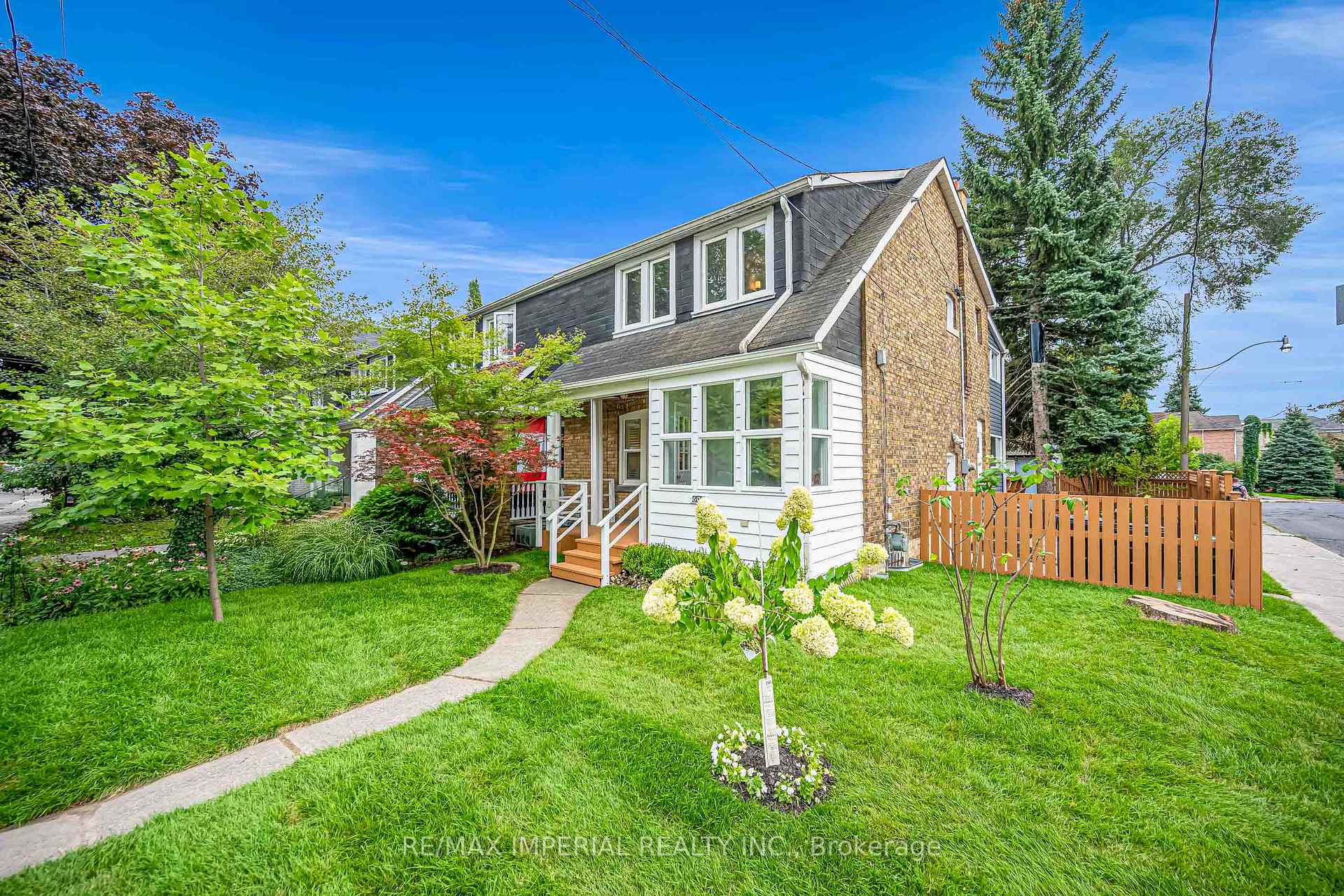 Photo 2 of 609 Millwood Road, Toronto, Mount Pleasant East — HOMEH