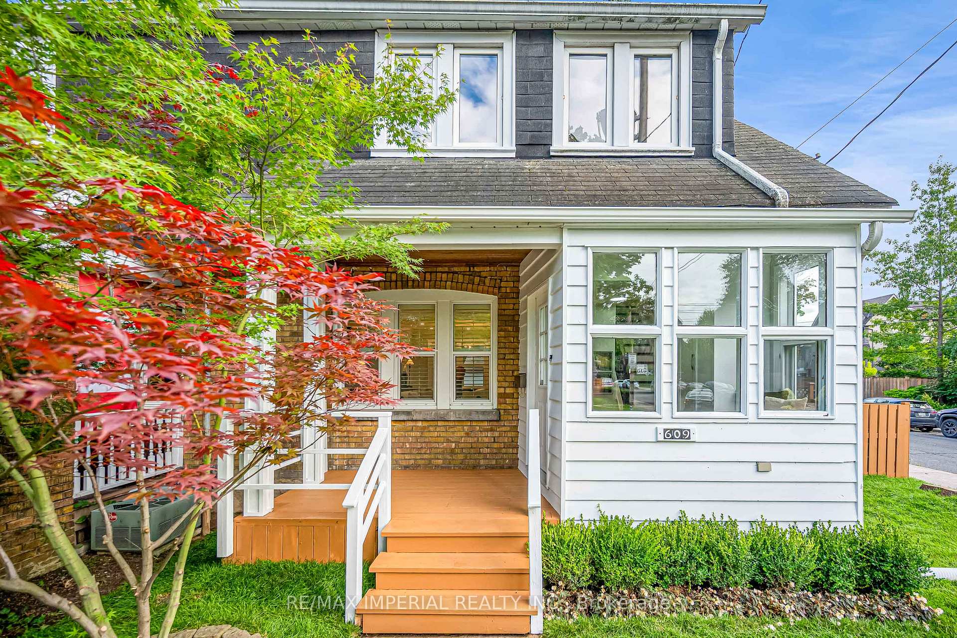 Photo 3 of 609 Millwood Road, Toronto, Mount Pleasant East — HOMEH