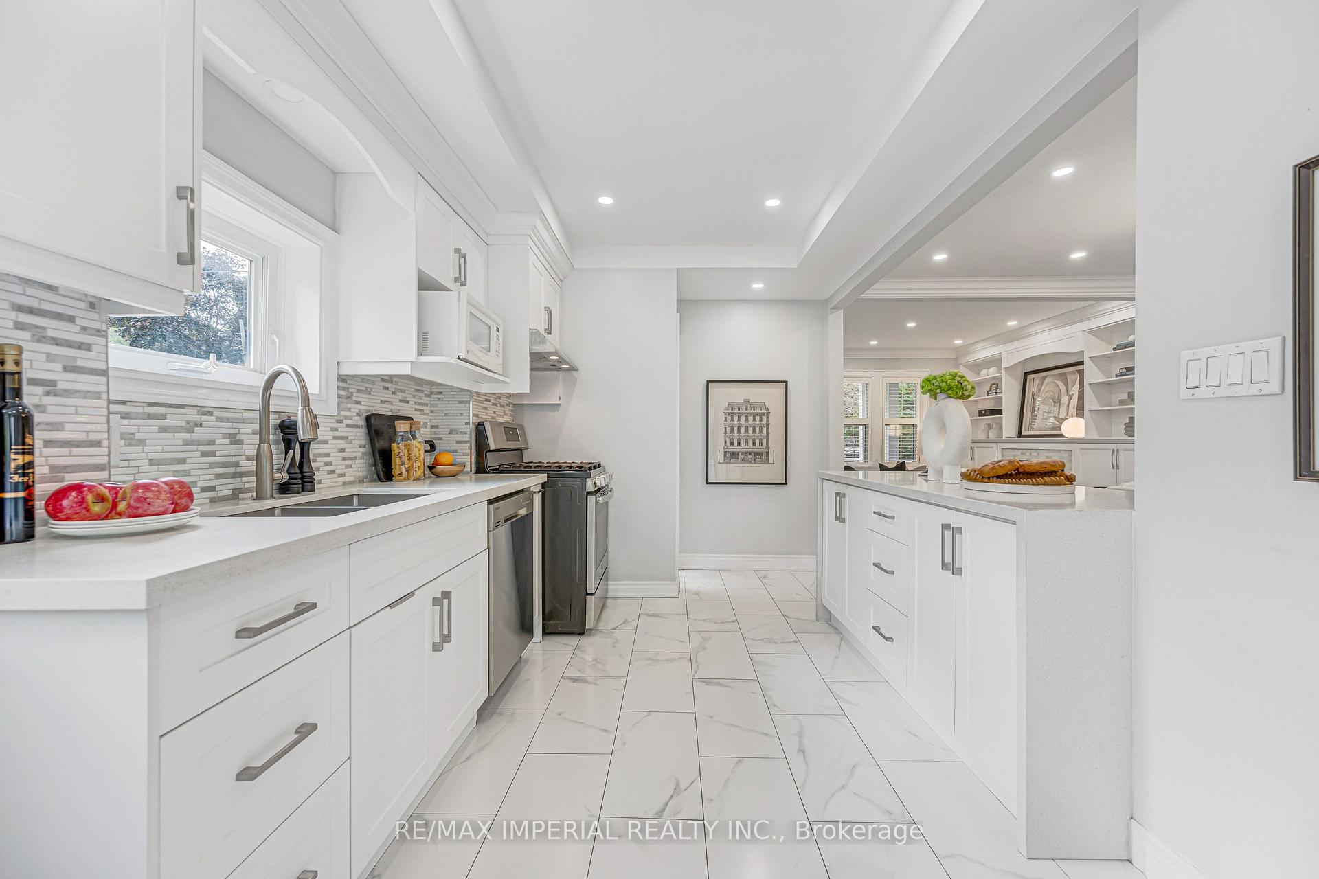 Photo 12 of 609 Millwood Road, Toronto, Mount Pleasant East — HOMEH