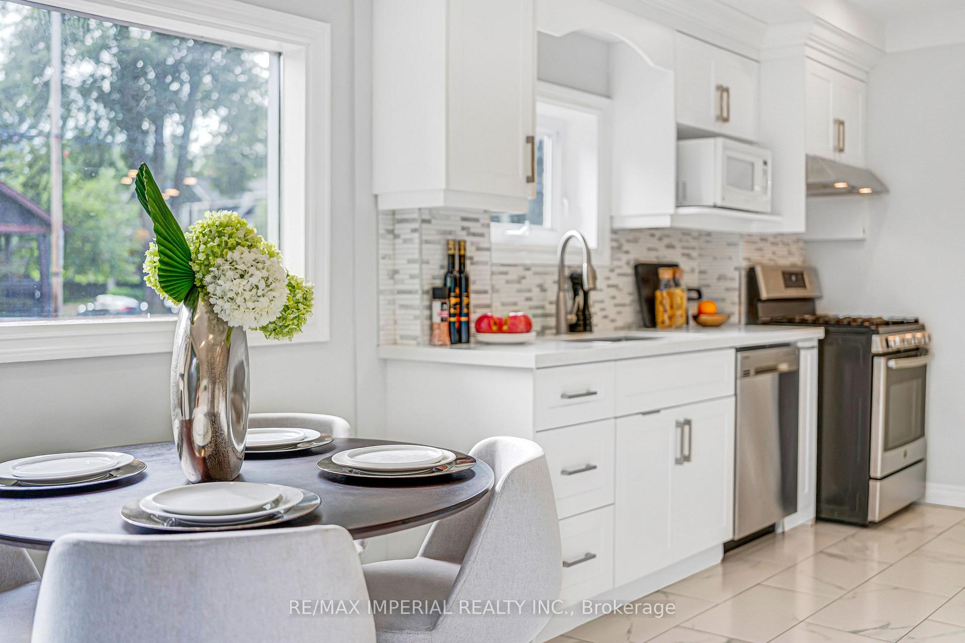 Photo 14 of 609 Millwood Road, Toronto, Mount Pleasant East — HOMEH