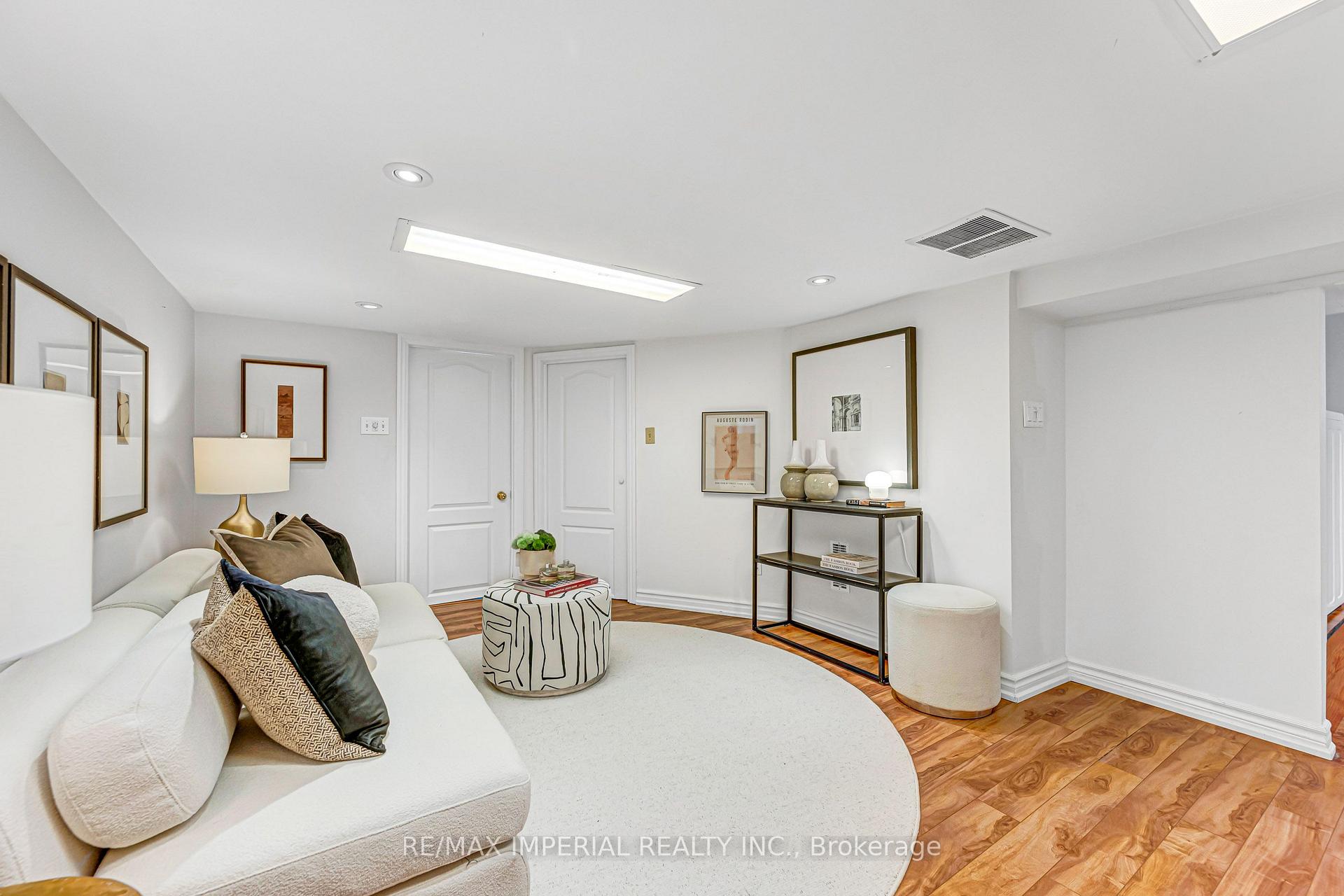 Photo 23 of 609 Millwood Road, Toronto, Mount Pleasant East — HOMEH