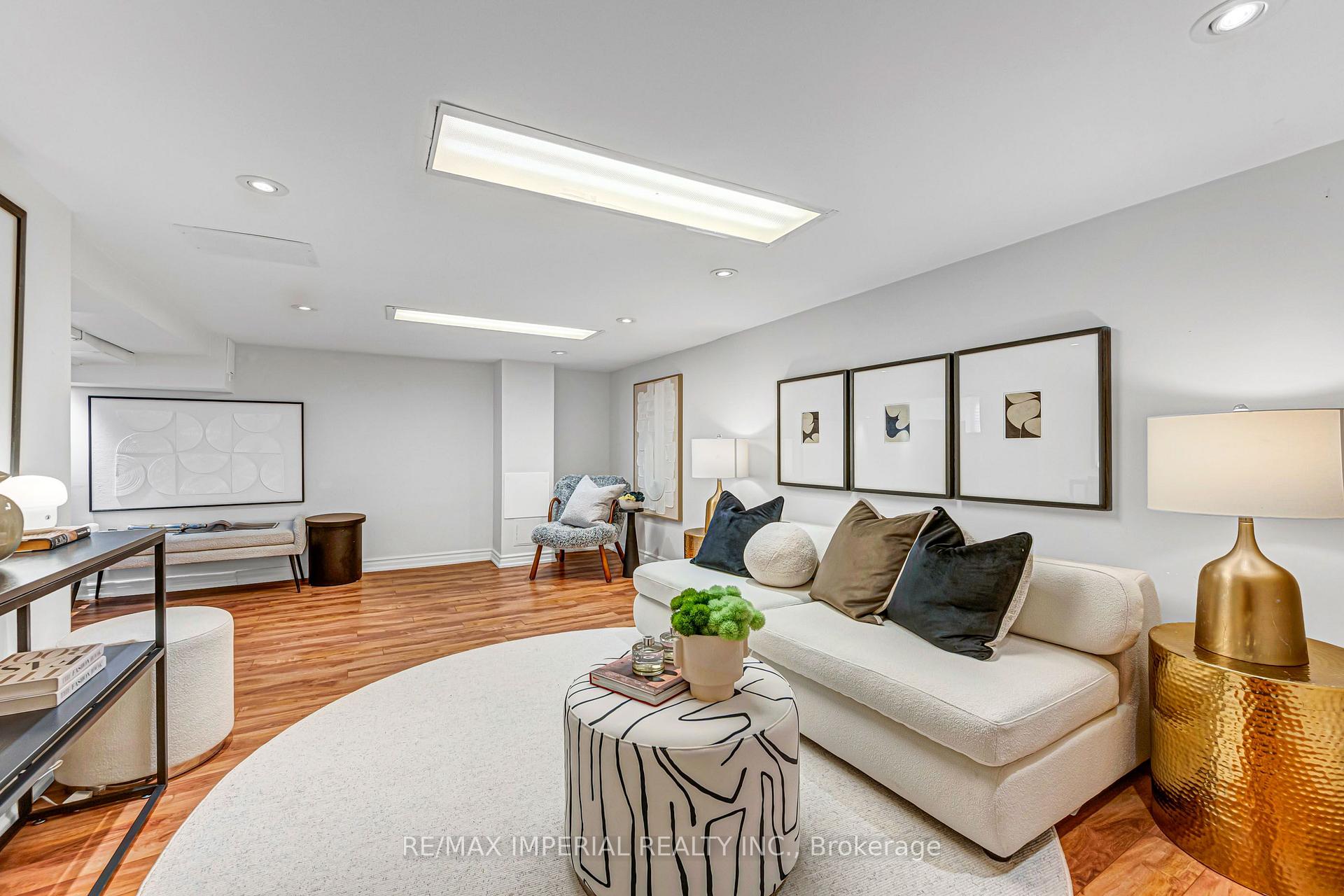 Photo 24 of 609 Millwood Road, Toronto, Mount Pleasant East — HOMEH