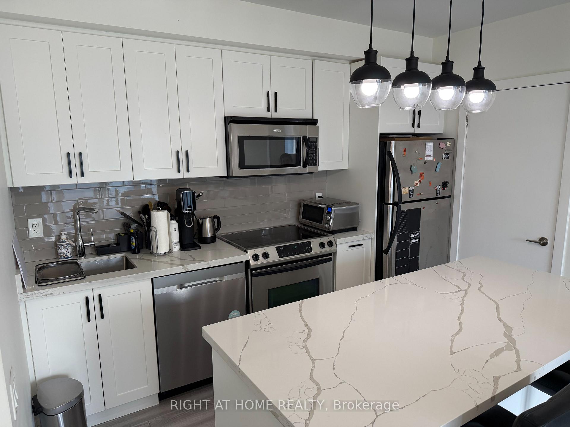 Photo 4 of Unit 2001, 21 Carlton Street, Toronto, Church-Yonge Corridor — HOMEH