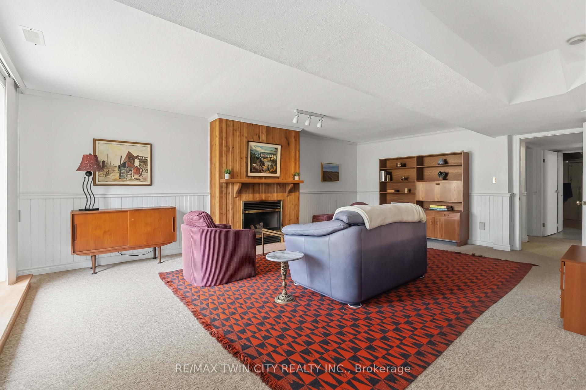 Photo 23 of 22 Allensgate Drive, Brantford, Mayfair — HOMEH