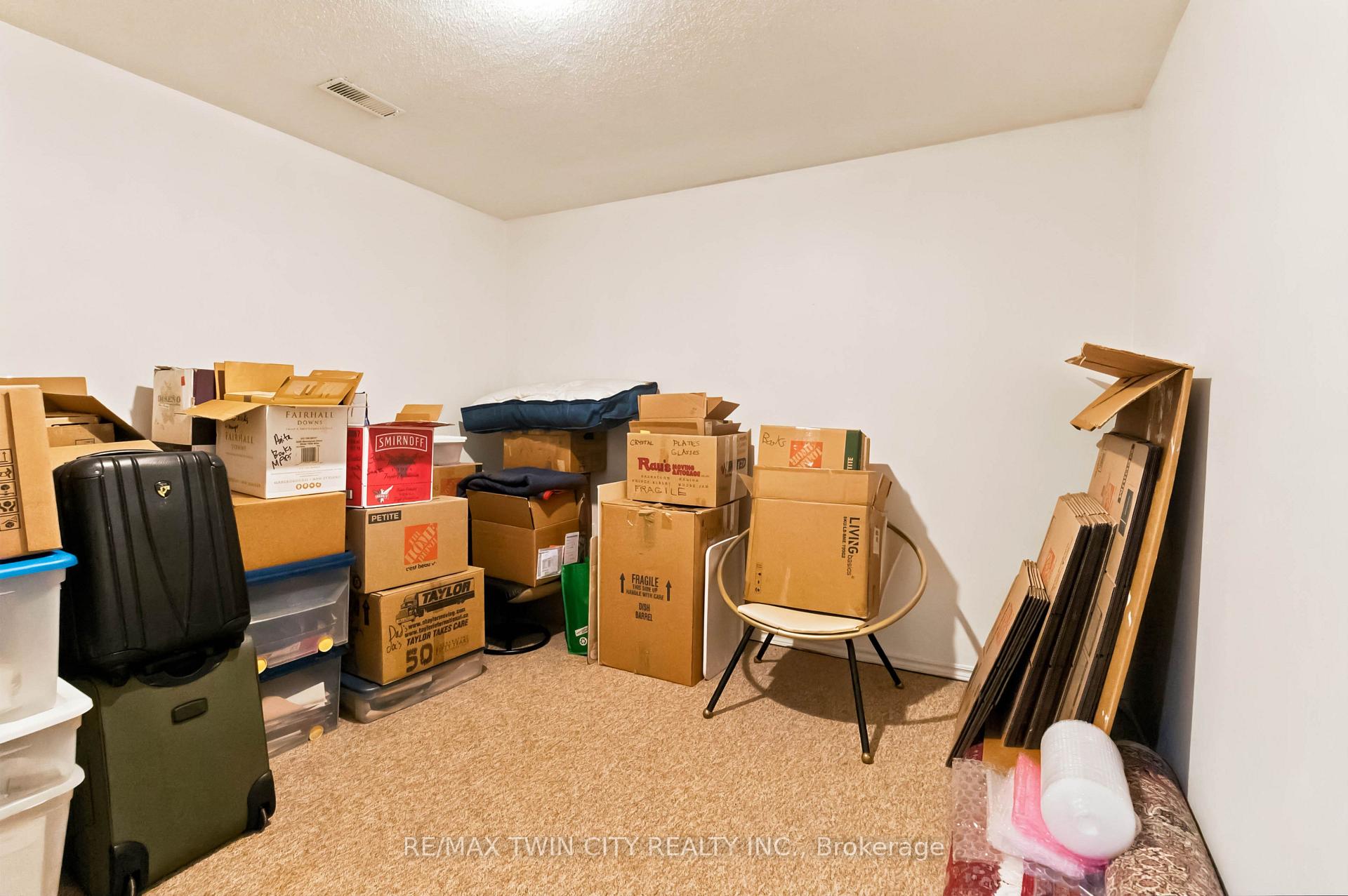 Photo 30 of 22 Allensgate Drive, Brantford, Mayfair — HOMEH