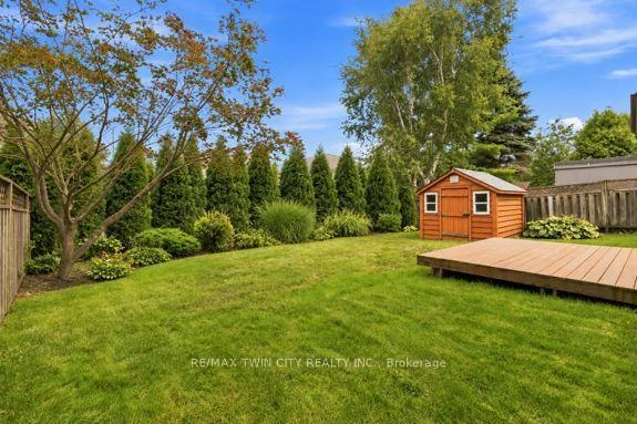 Photo 36 of 22 Allensgate Drive, Brantford, Mayfair — HOMEH