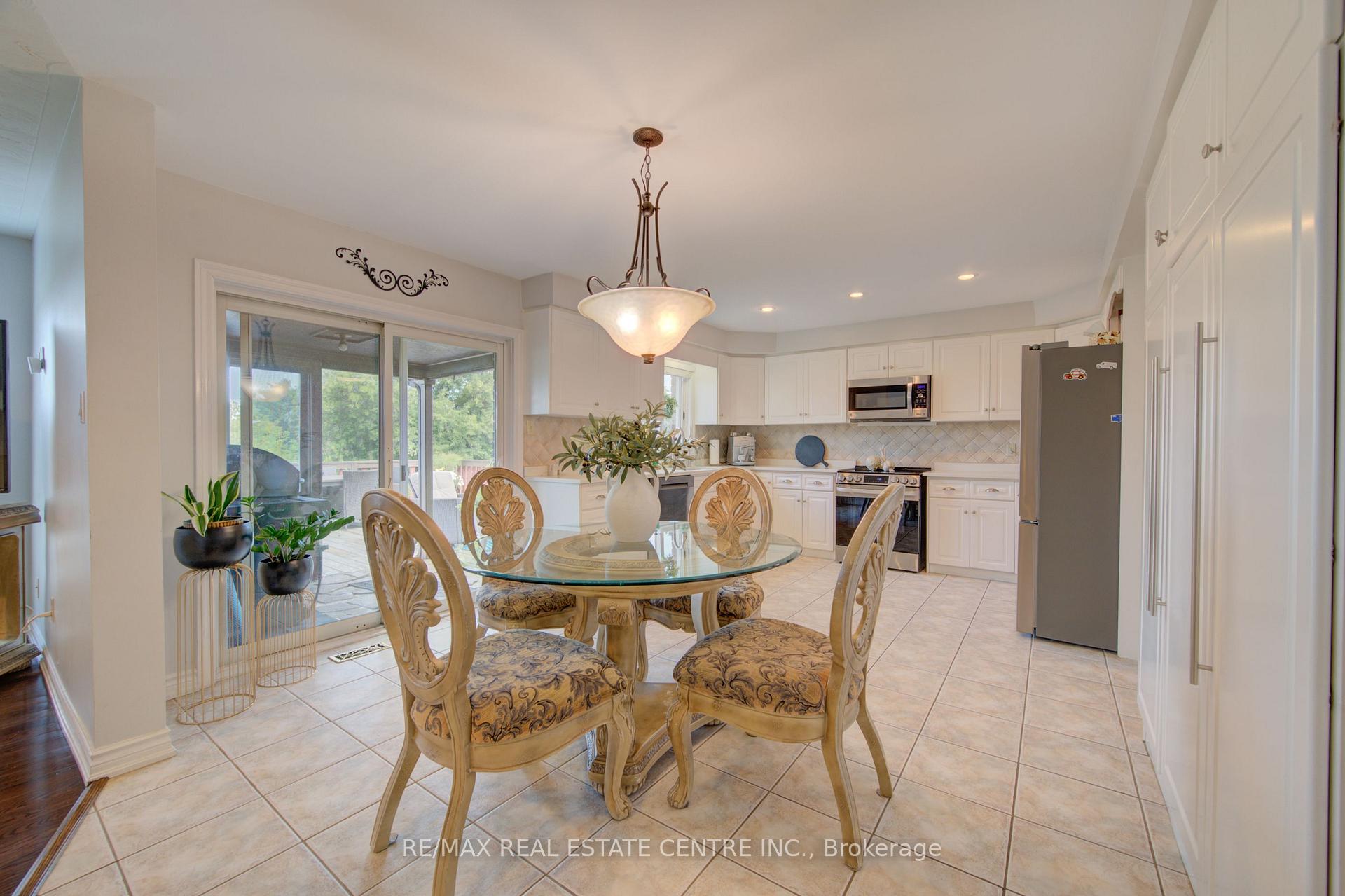 Photo 9 of 51 Copperfield Drive, Cambridge, Christopher-Champlain — HOMEH