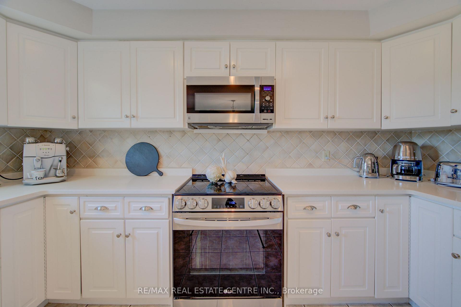 Photo 12 of 51 Copperfield Drive, Cambridge, Christopher-Champlain — HOMEH