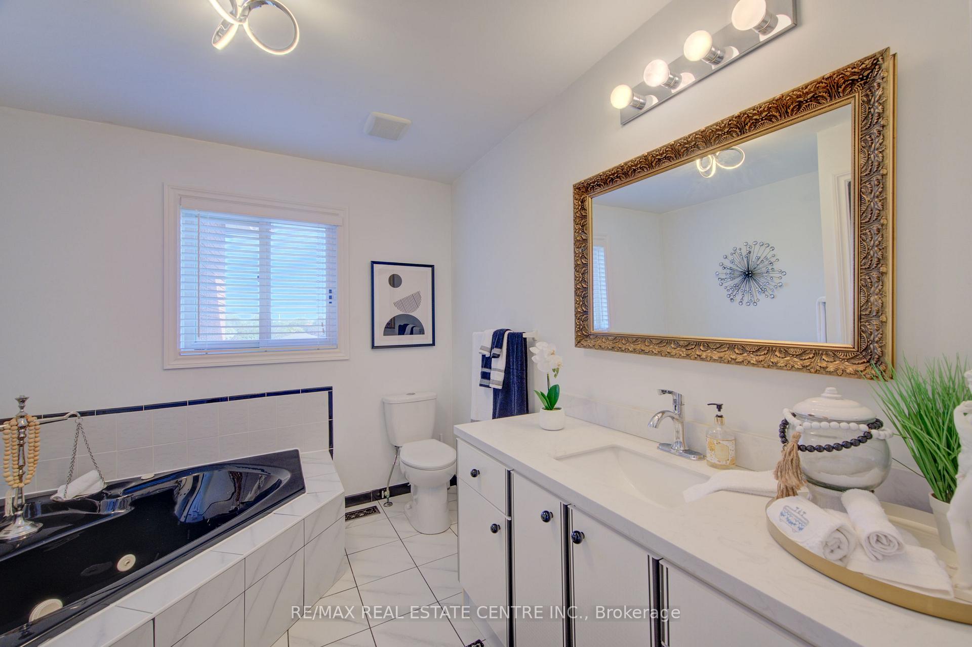 Photo 23 of 51 Copperfield Drive, Cambridge, Christopher-Champlain — HOMEH