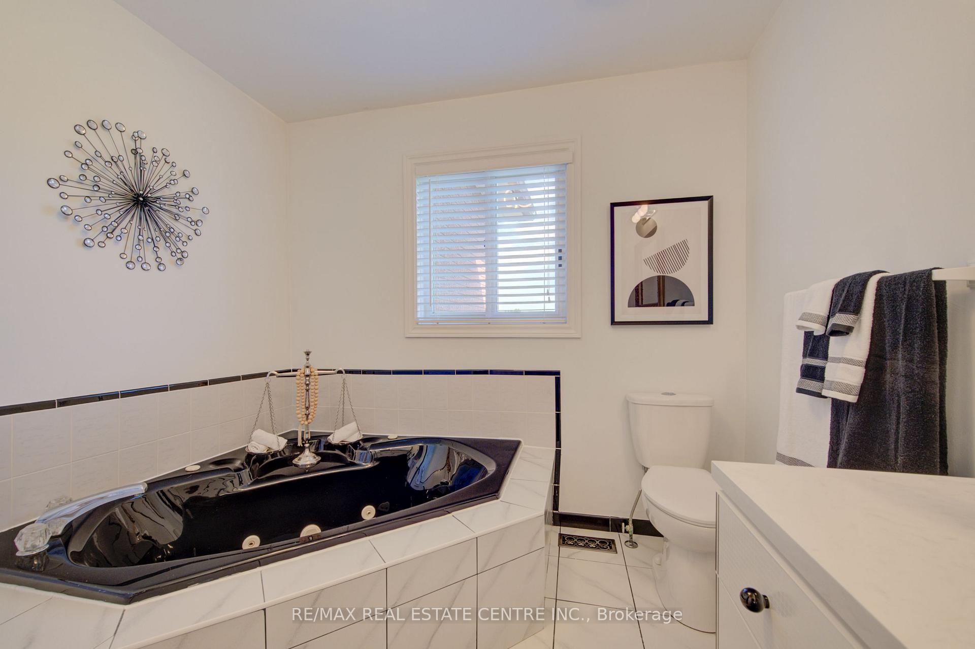 Photo 24 of 51 Copperfield Drive, Cambridge, Christopher-Champlain — HOMEH