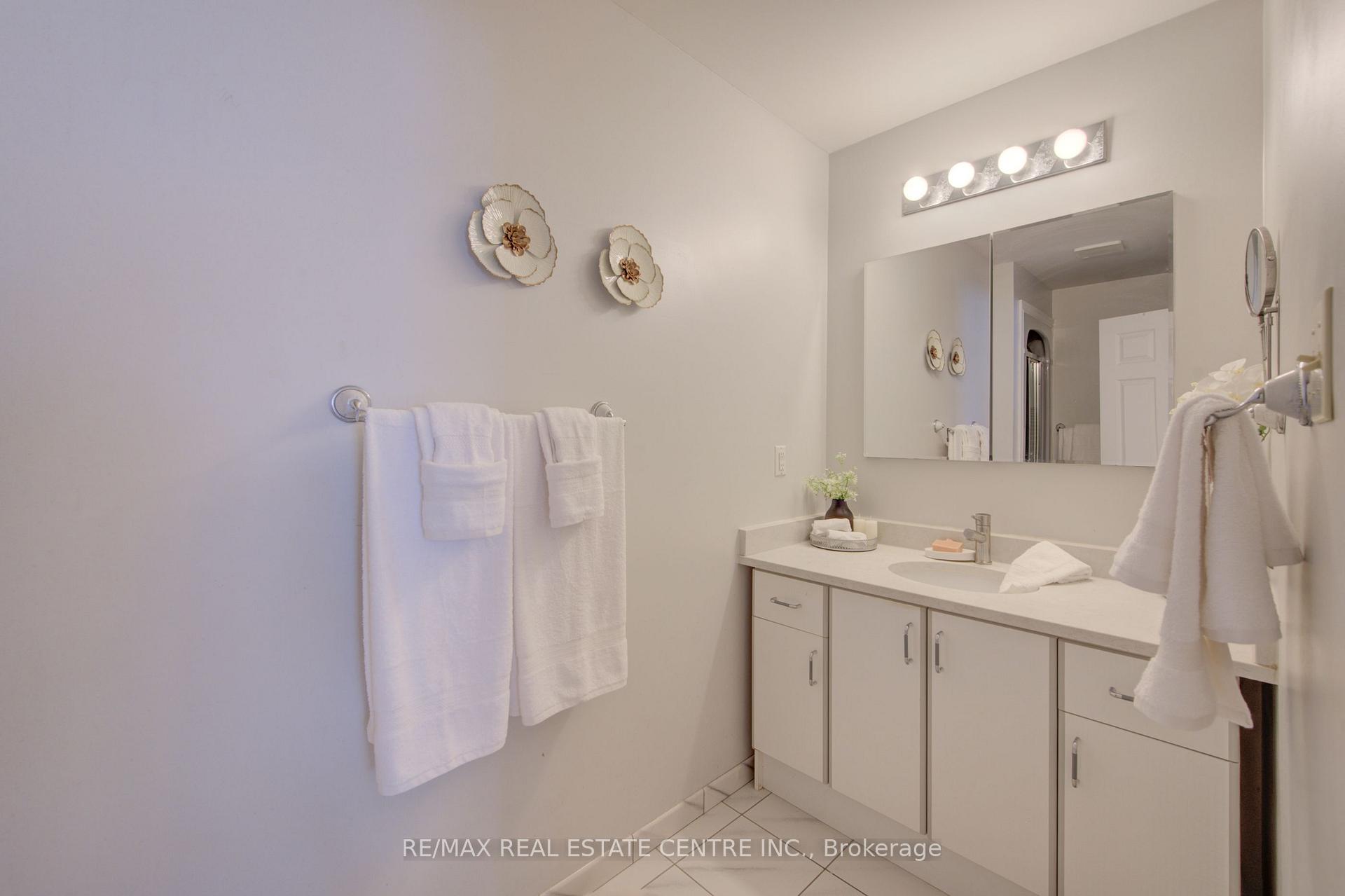 Photo 29 of 51 Copperfield Drive, Cambridge, Christopher-Champlain — HOMEH