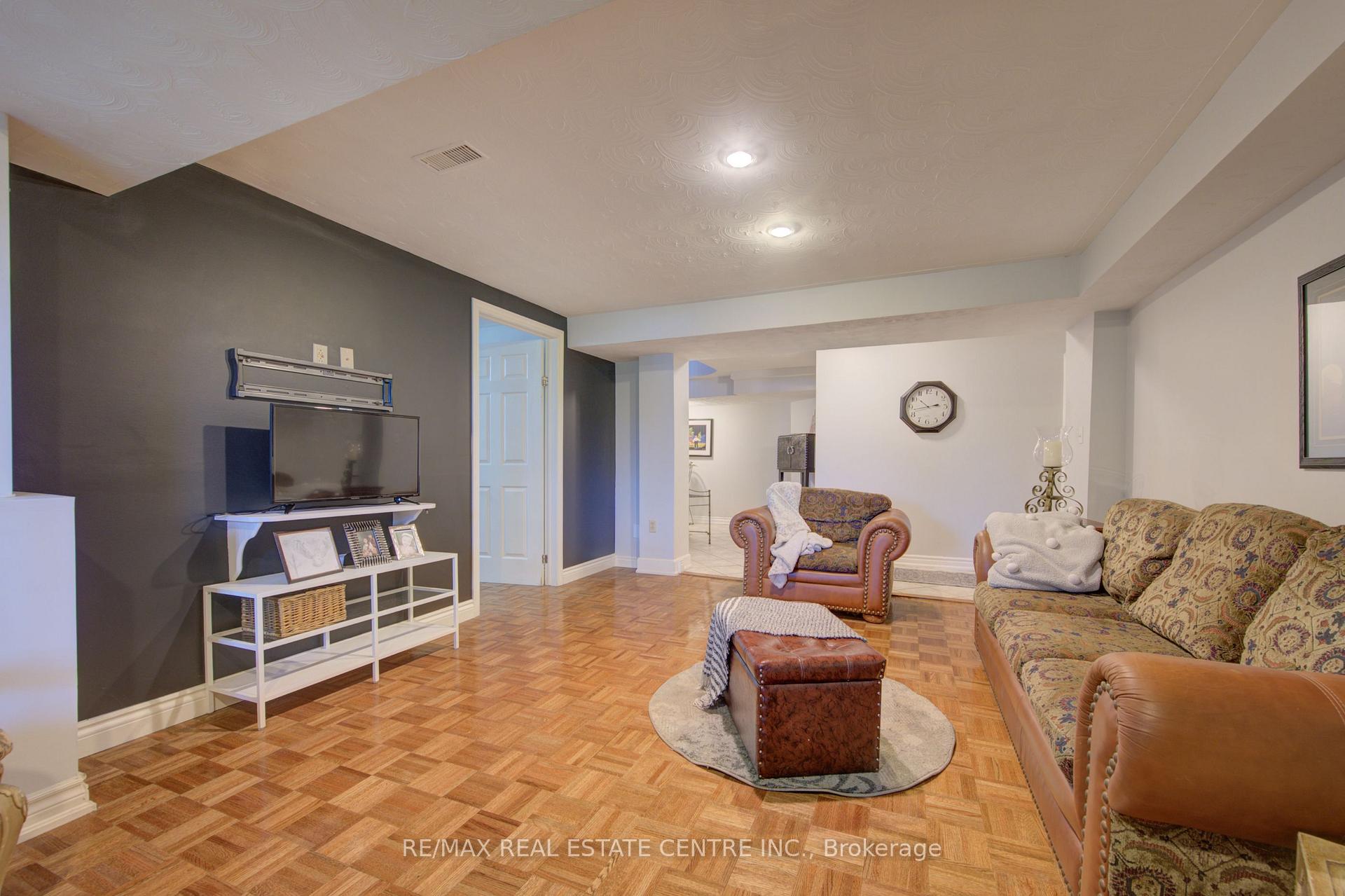 Photo 34 of 51 Copperfield Drive, Cambridge, Christopher-Champlain — HOMEH