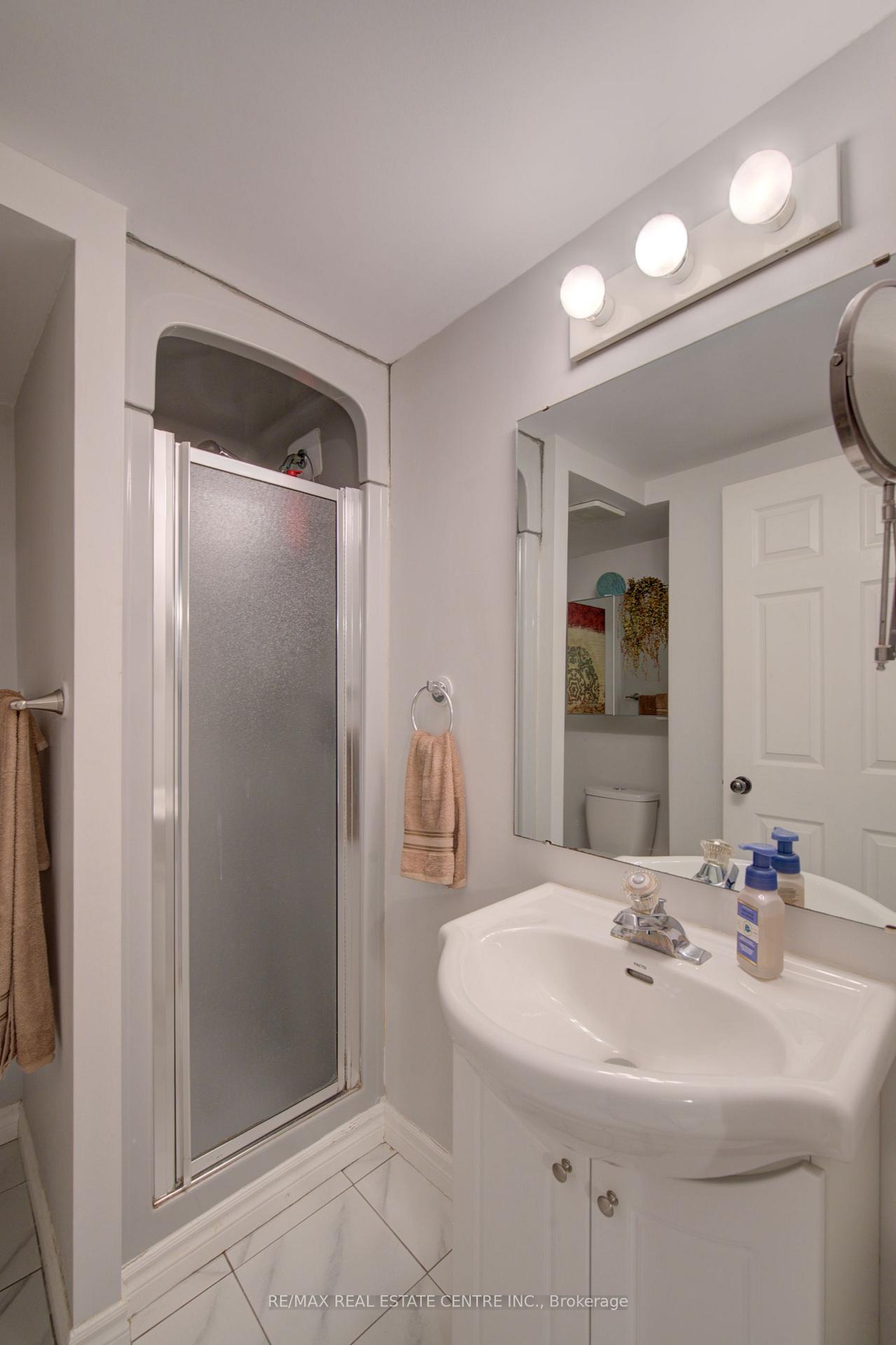 Photo 37 of 51 Copperfield Drive, Cambridge, Christopher-Champlain — HOMEH