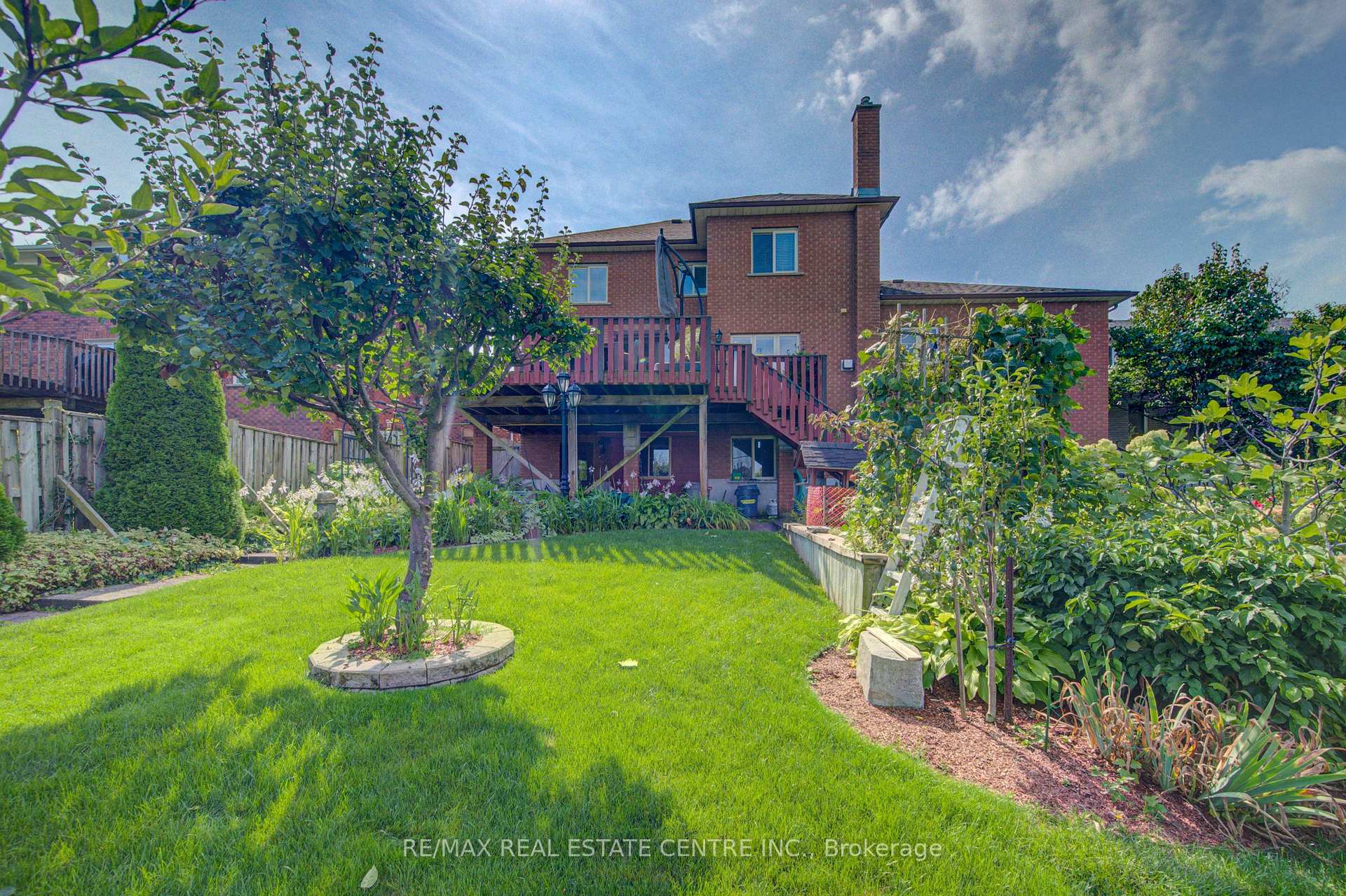 Photo 40 of 51 Copperfield Drive, Cambridge, Christopher-Champlain — HOMEH