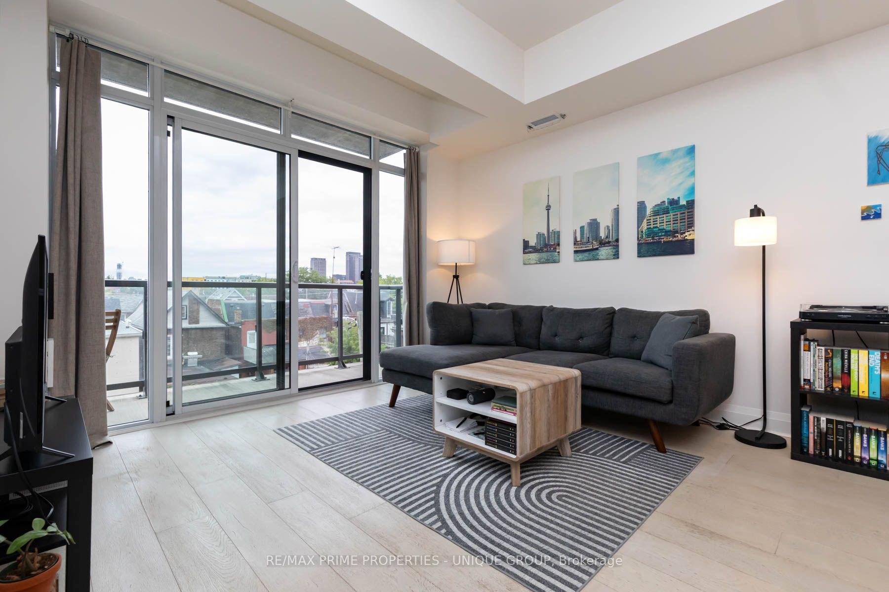 Photo 4 of Unit 304, 245 Perth Avenue, Toronto, Dovercourt-Wallace Emerson-Junction — HOMEH