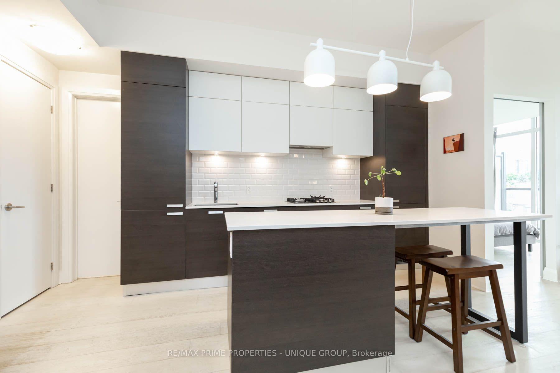 Photo 13 of Unit 304, 245 Perth Avenue, Toronto, Dovercourt-Wallace Emerson-Junction — HOMEH