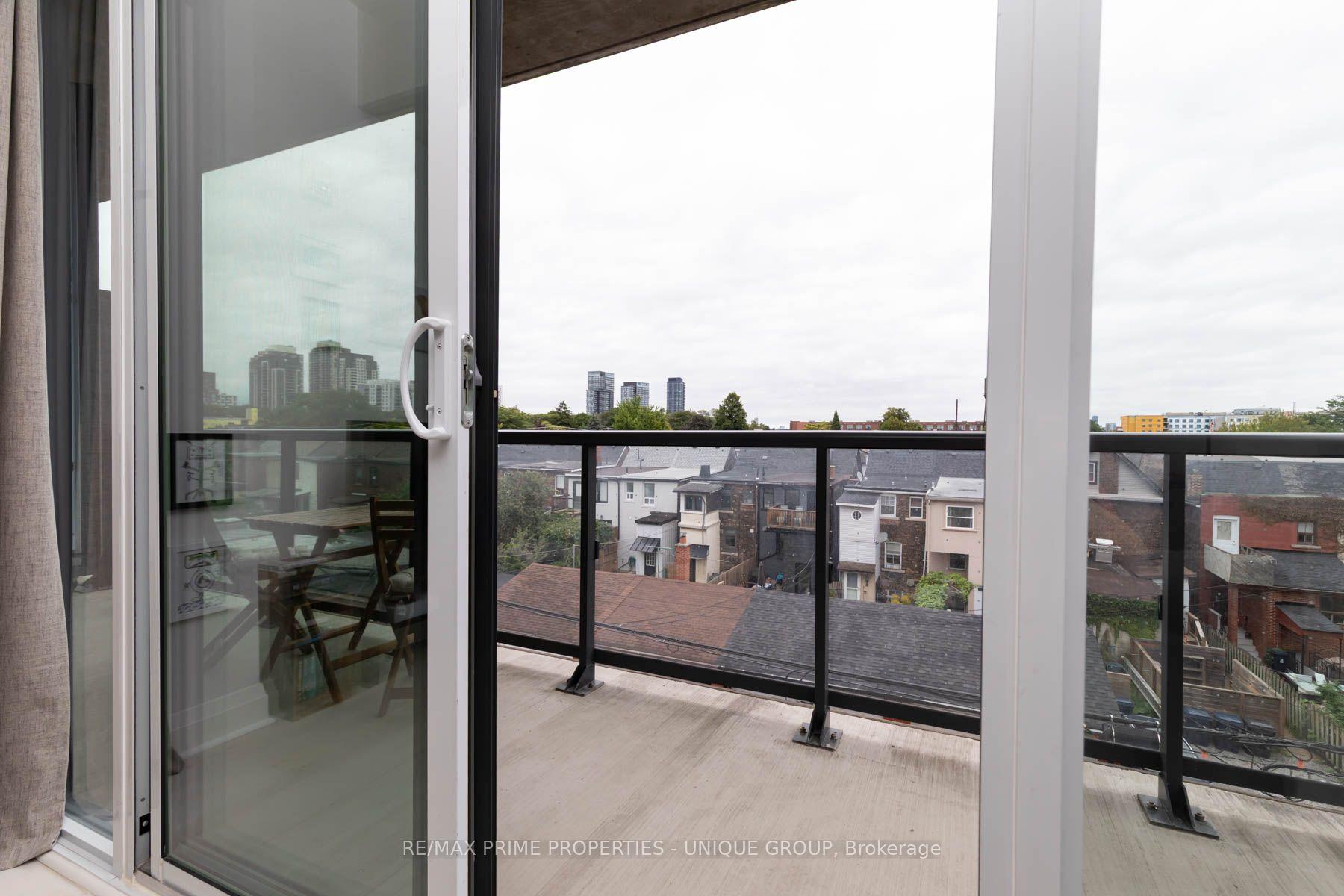 Photo 27 of Unit 304, 245 Perth Avenue, Toronto, Dovercourt-Wallace Emerson-Junction — HOMEH