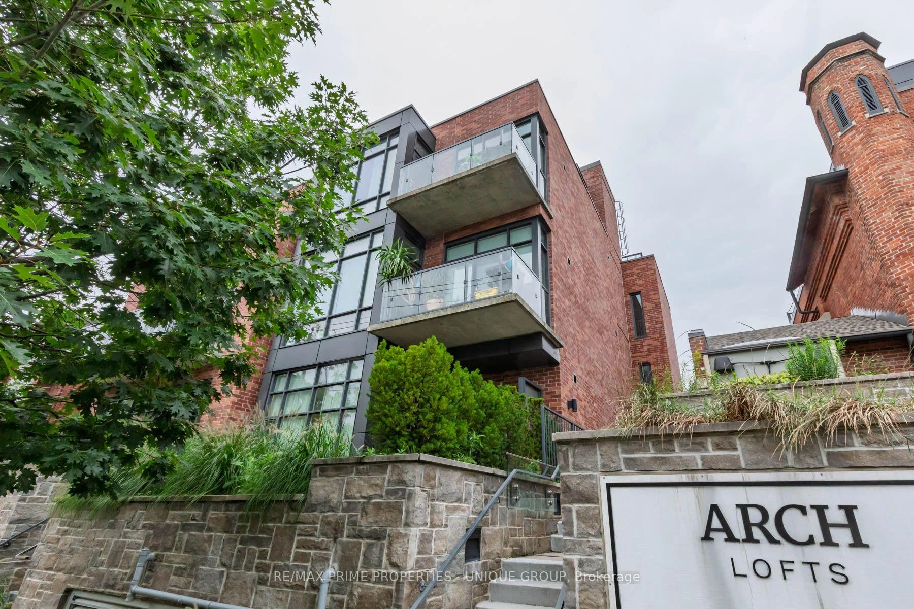 Photo 3 of Unit 304, 245 Perth Avenue, Toronto, Dovercourt-Wallace Emerson-Junction — HOMEH