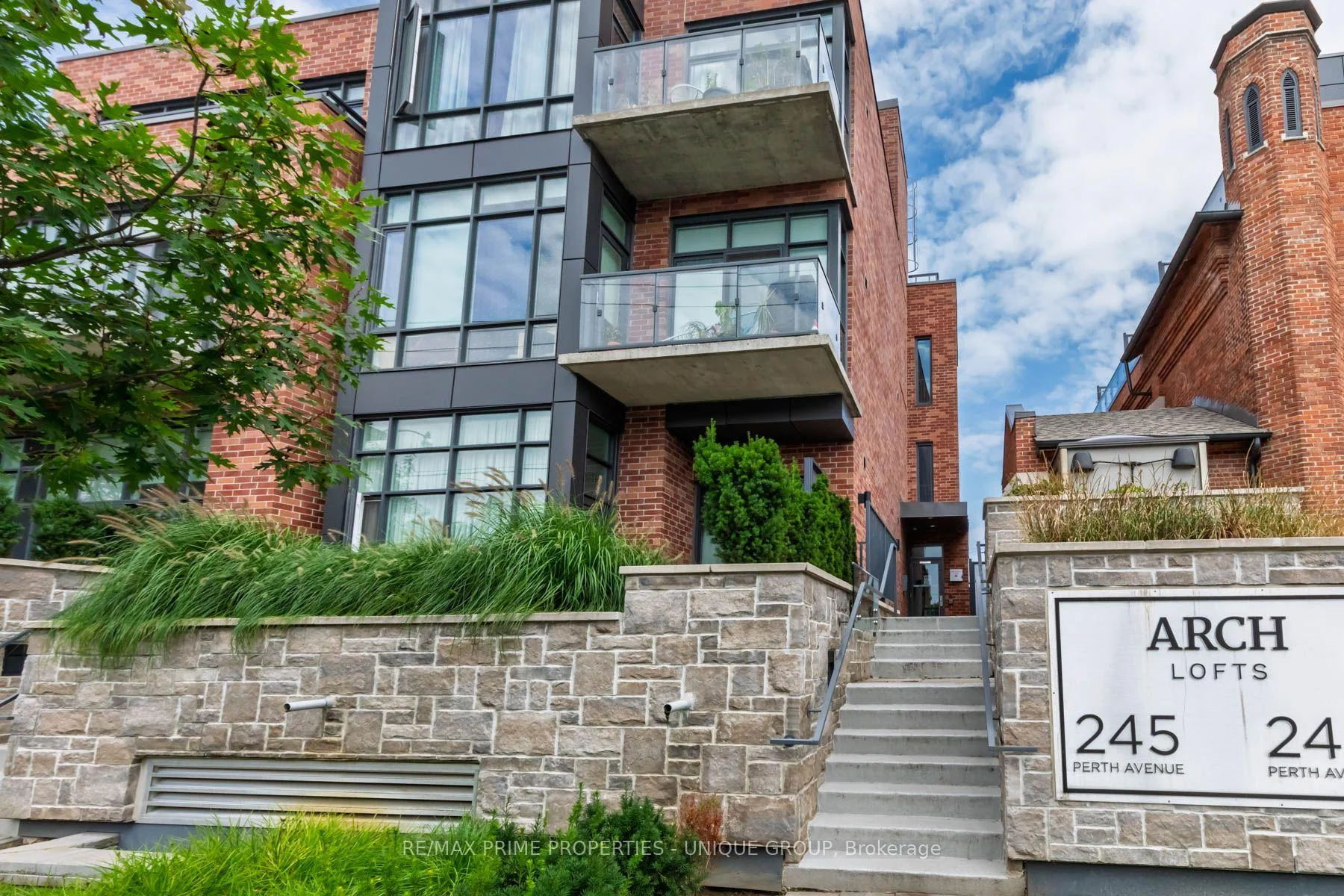 Photo 18 of Unit 304, 245 Perth Avenue, Toronto, Dovercourt-Wallace Emerson-Junction — HOMEH