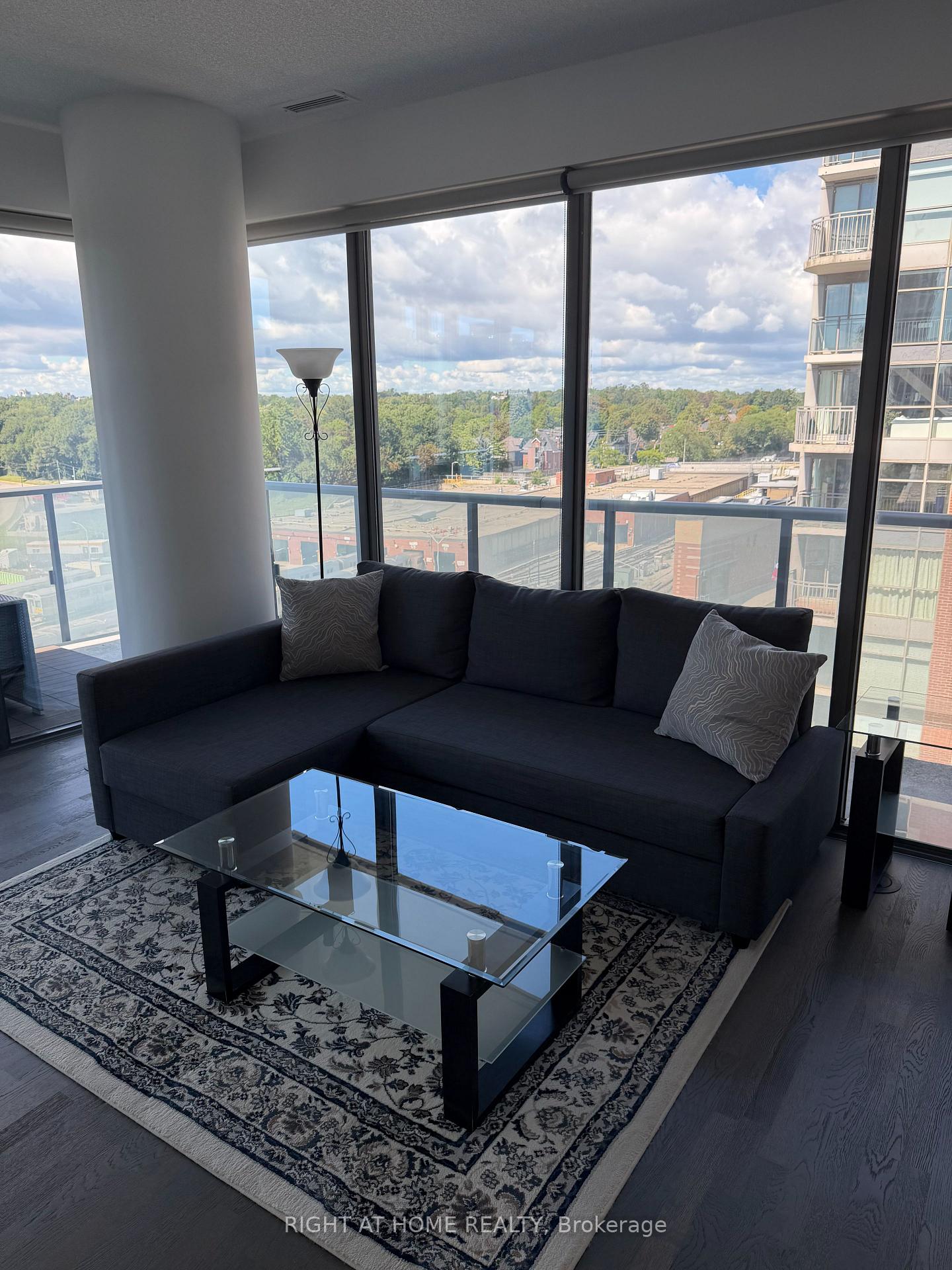 Photo 3 of Unit 704, 1815 Yonge Street, Toronto, Mount Pleasant West — HOMEH