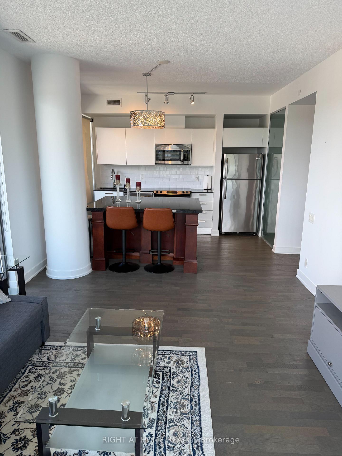 Photo 6 of Unit 704, 1815 Yonge Street, Toronto, Mount Pleasant West — HOMEH