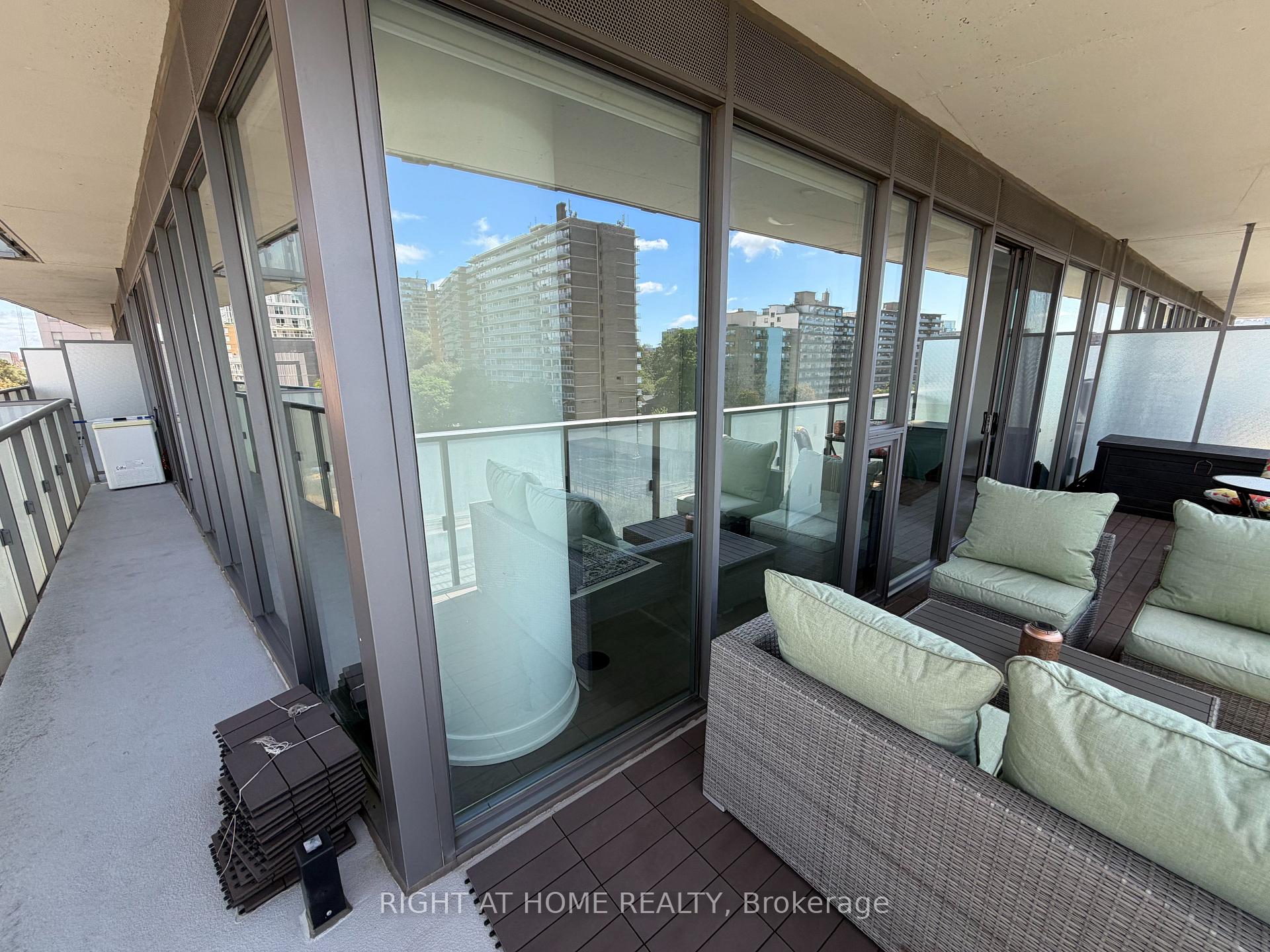 Photo 13 of Unit 704, 1815 Yonge Street, Toronto, Mount Pleasant West — HOMEH