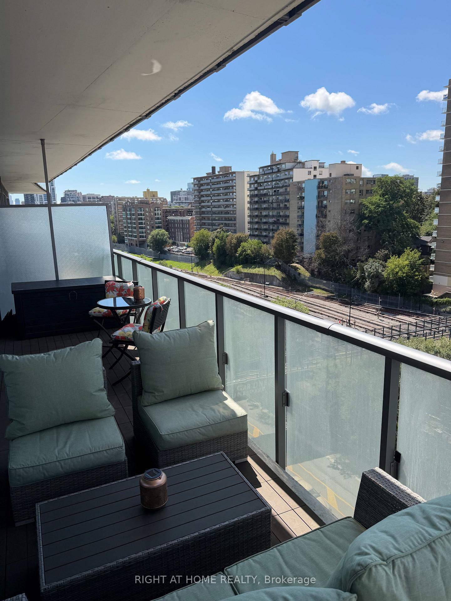Photo 14 of Unit 704, 1815 Yonge Street, Toronto, Mount Pleasant West — HOMEH