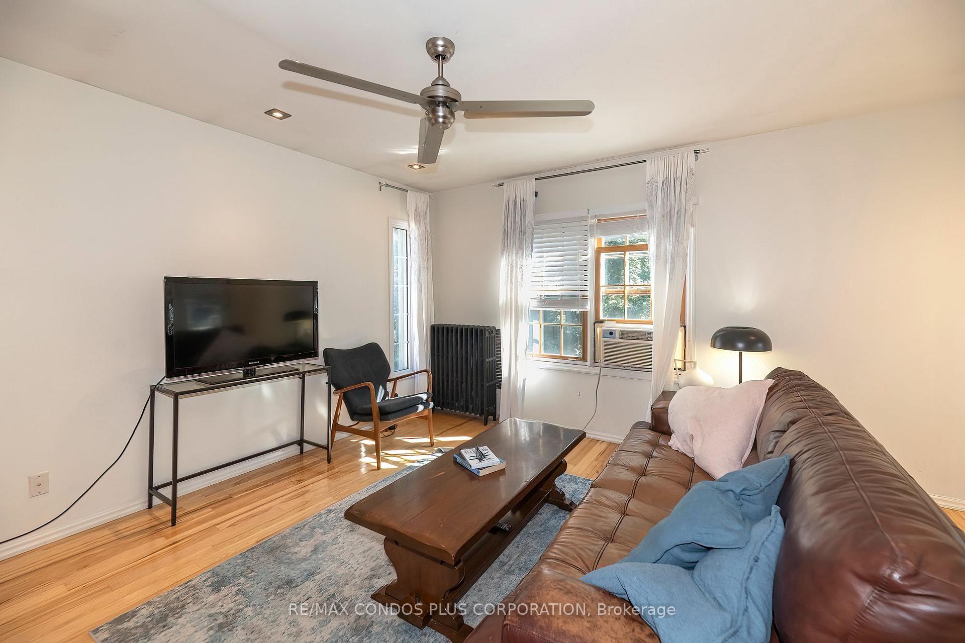 Photo 26 of 11 Elton Crescent, Etobicoke, Long Branch — HOMEH