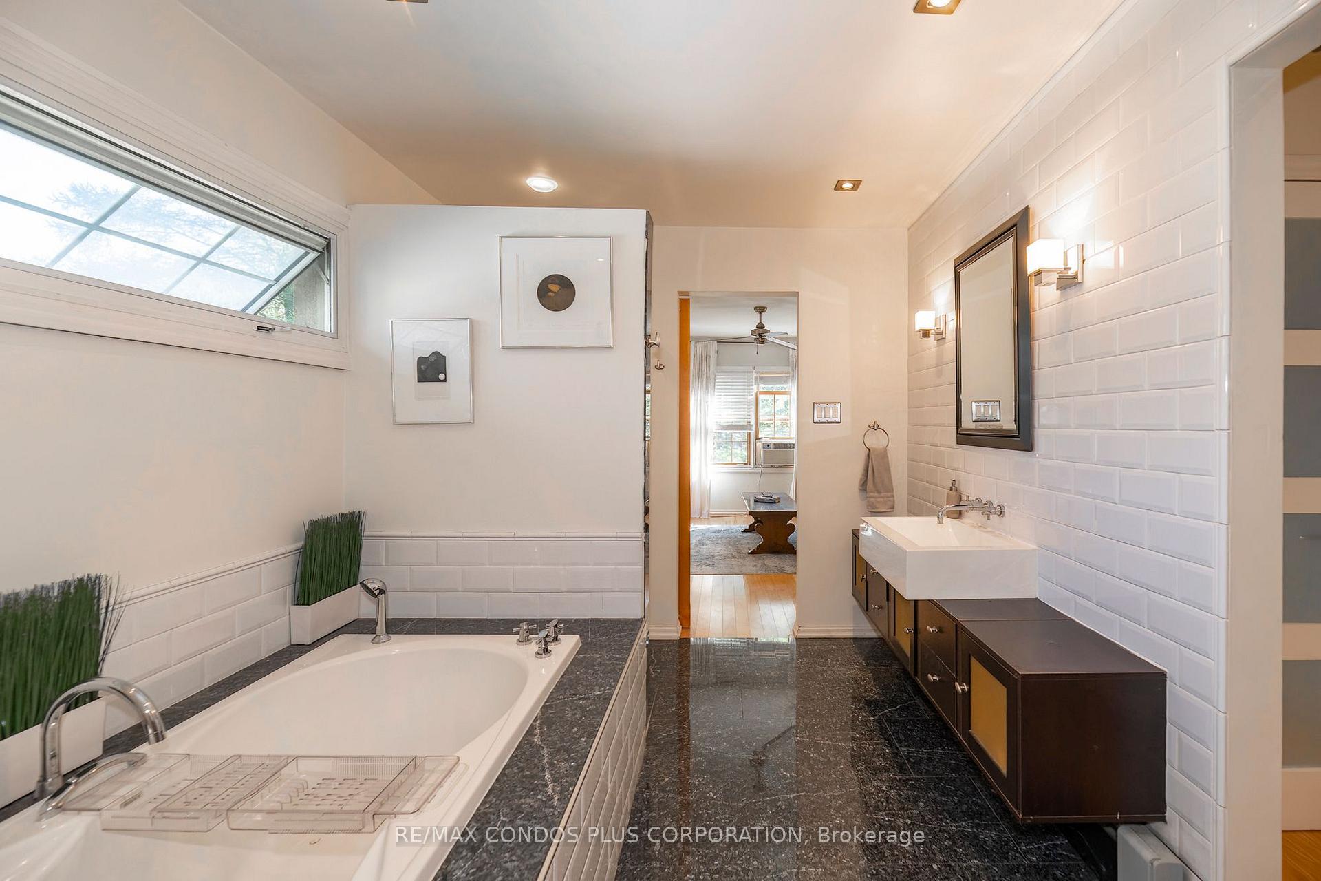 Photo 30 of 11 Elton Crescent, Etobicoke, Long Branch — HOMEH