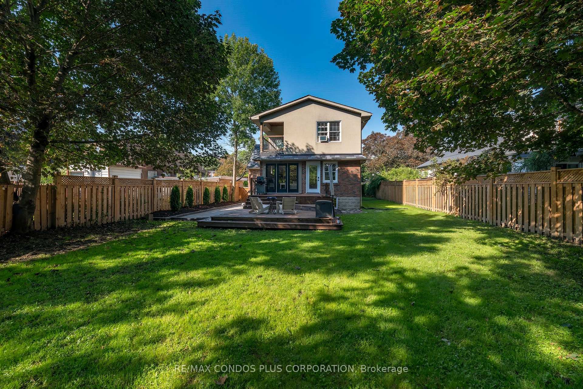 Photo 35 of 11 Elton Crescent, Etobicoke, Long Branch — HOMEH