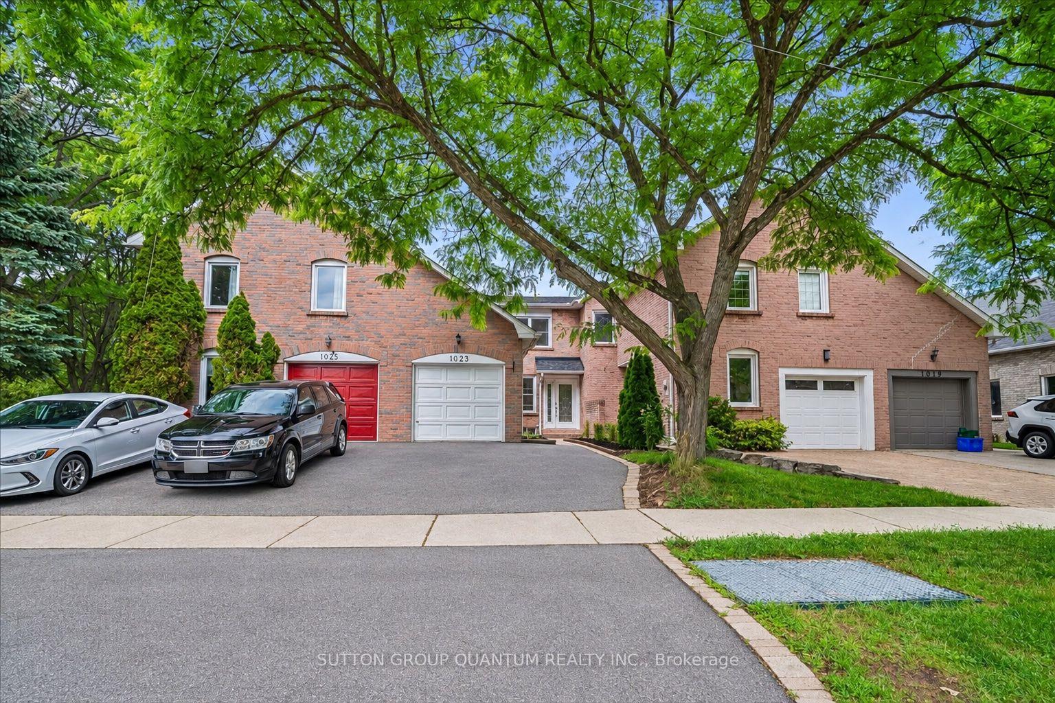 Front of 1023 Runnymead Crescent