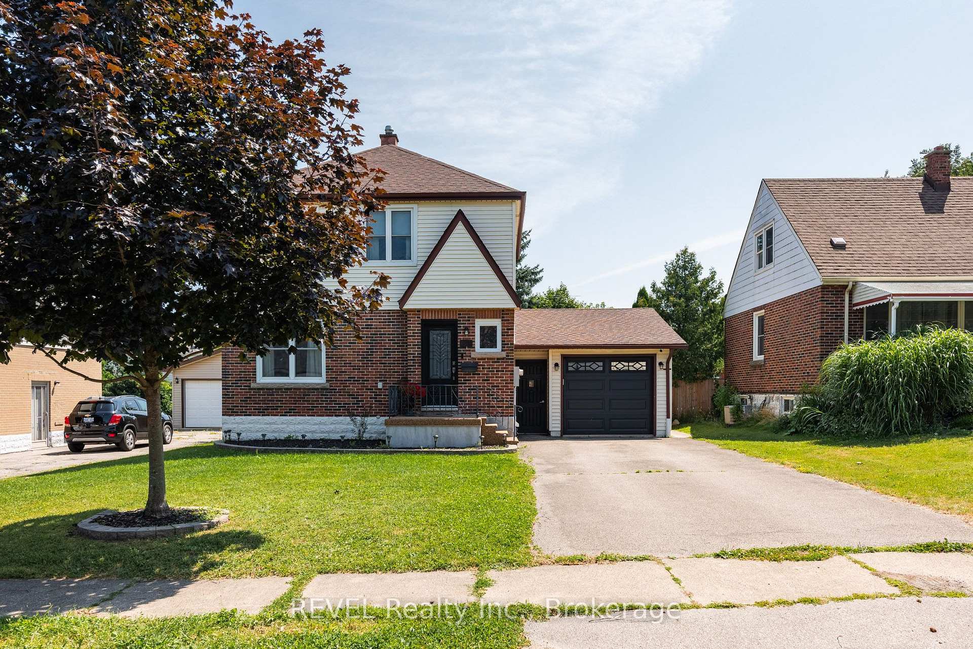 Photo 3 of 5682 Hanan Avenue, Niagara Falls, Hospital — HOMEH
