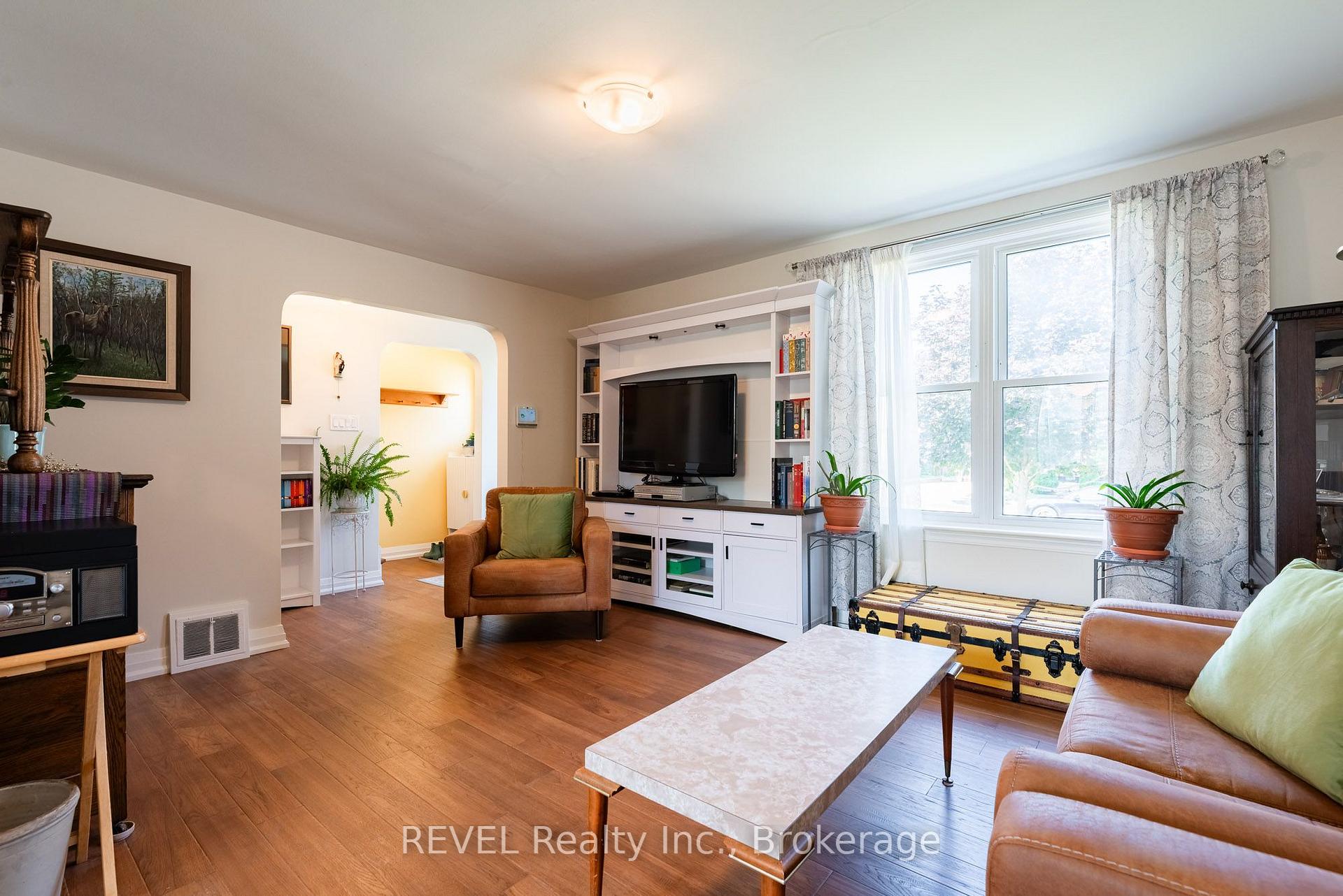 Photo 9 of 5682 Hanan Avenue, Niagara Falls, Hospital — HOMEH