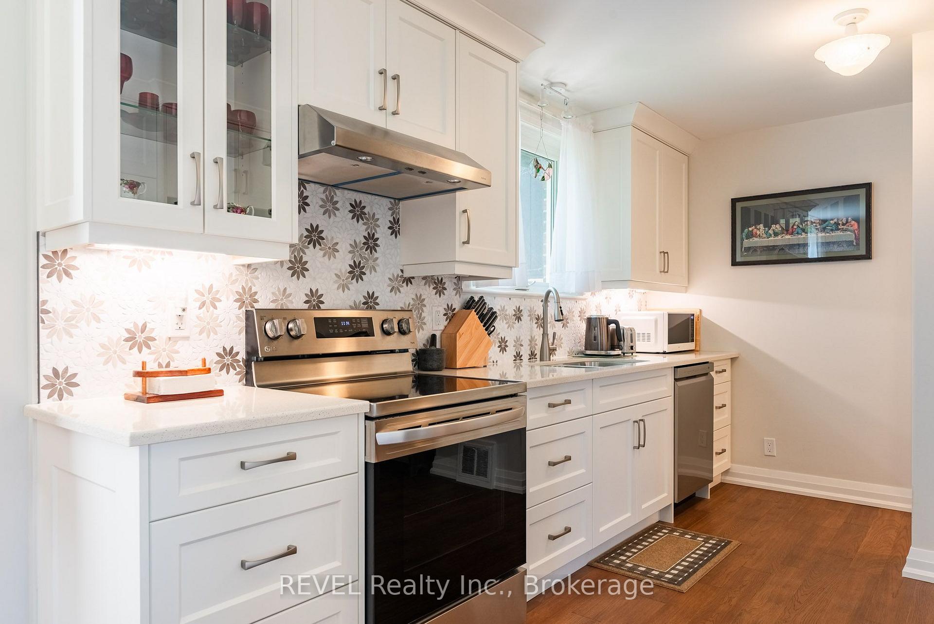 Photo 12 of 5682 Hanan Avenue, Niagara Falls, Hospital — HOMEH