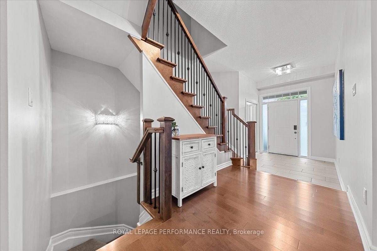 Photo 3 of 929 Verbena Crescent, Ottawa, Blossom Park/Kemp Park/Findlay Creek — HOMEH