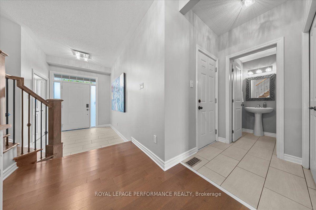 Photo 4 of 929 Verbena Crescent, Ottawa, Blossom Park/Kemp Park/Findlay Creek — HOMEH